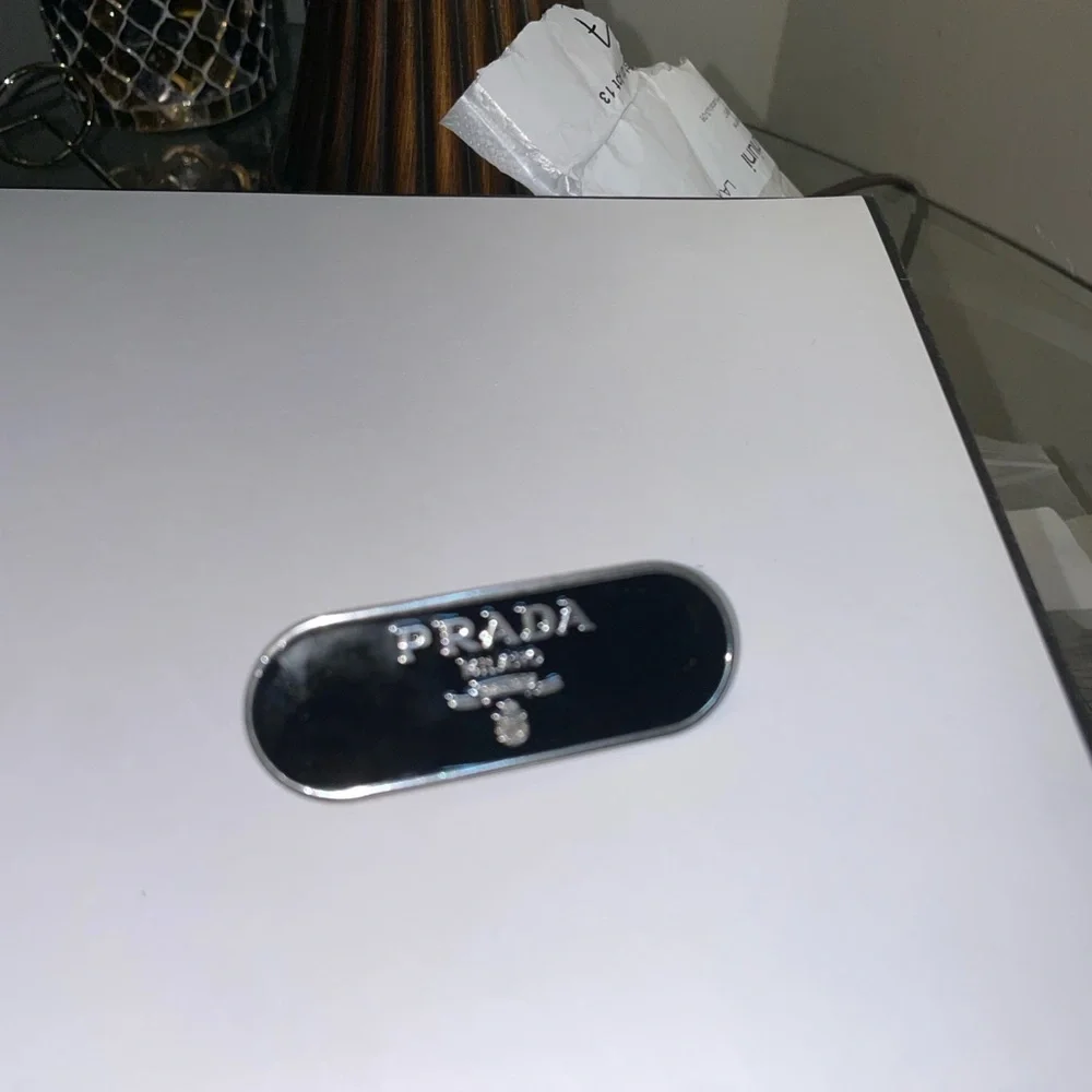 Prada - Picture 7 of 11